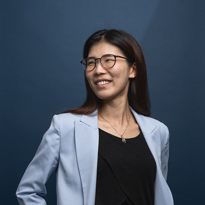 Headshot of Soyeon Lim with blue background