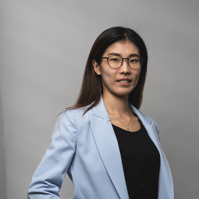 Headshot of Soyeon Lim with gray background